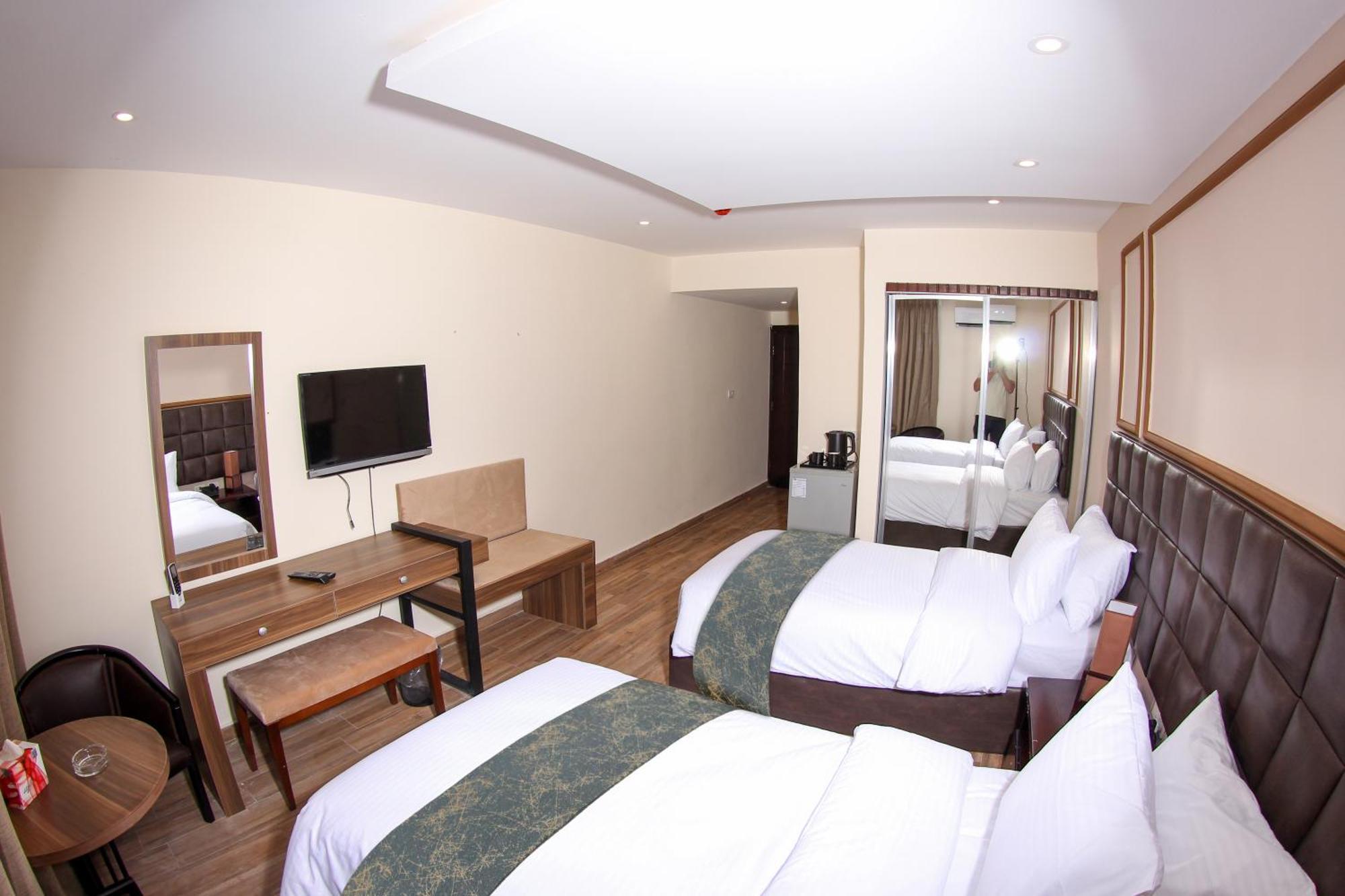 Post Hotel Amman Exterior photo